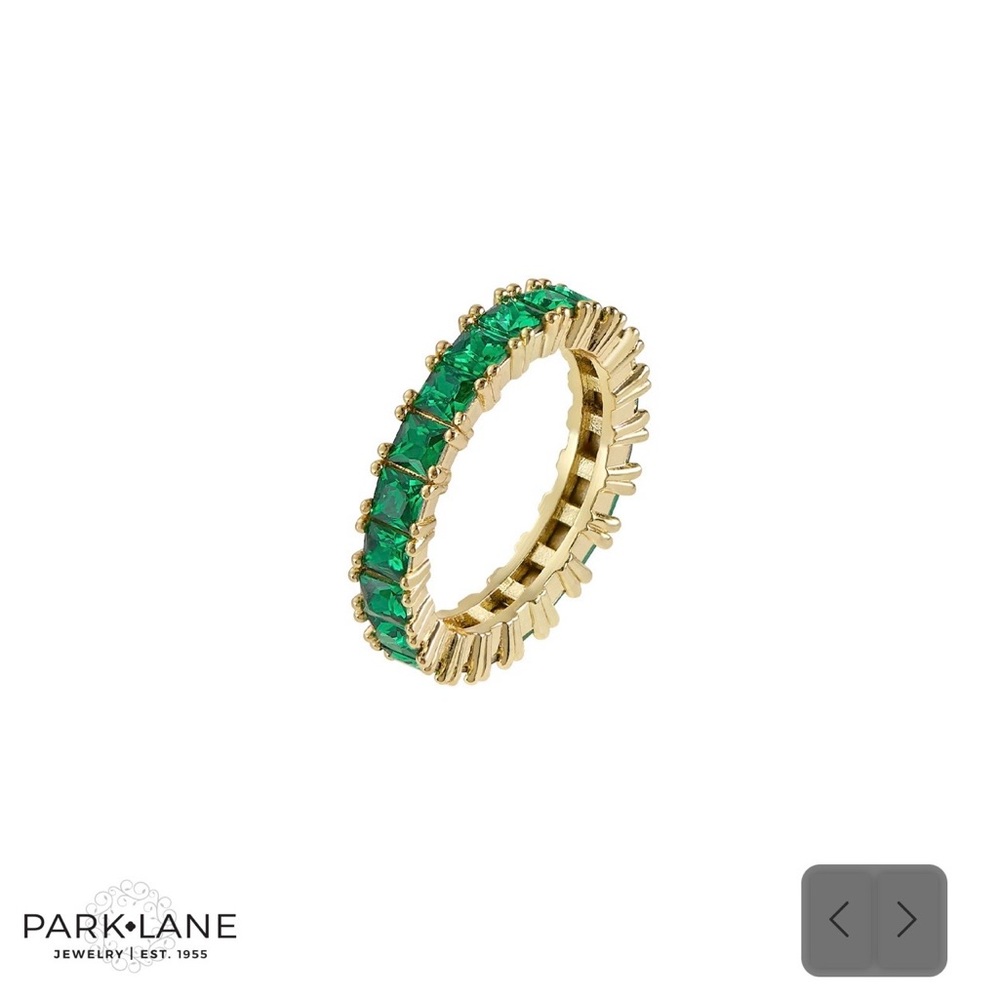 Park Lane “Josie” Ring in Emerald in a Size 8! BNIB!!